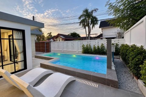 Villa in Pattaya, Thailand 3 bedrooms № 233920 - photo 4