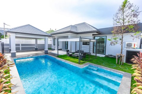 Villa in Pattaya, Thailand 3 bedrooms № 233919 - photo 4