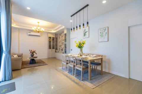 Villa in Pattaya, Thailand 3 bedrooms № 233919 - photo 6