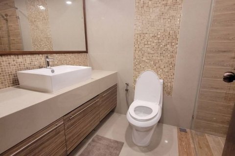 Кондоминиум с 2 спальнями в Ваттхане, Бангкок, Таиланд № 171905 - фото 9