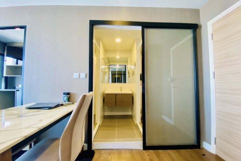 Condo à Min Buri, Bangkok, Thaïlande, 2 chambres № 171910 - photo 6