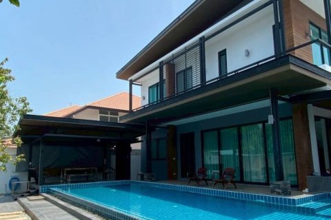 House in Hua Hin, Thailand 3 bedrooms № 155452 - photo 1