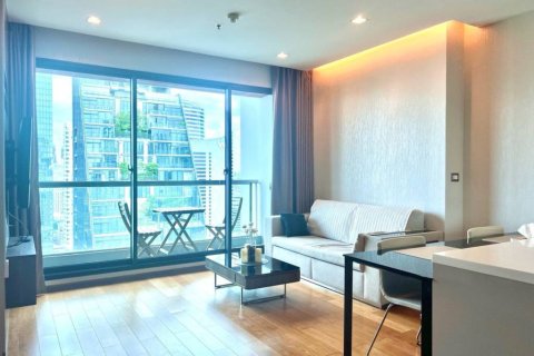 Condo in Bangkok, Thailand, 1 bedroom  № 155450 - photo 1