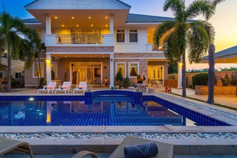Villa in Hua Hin, Thailand 6 bedrooms № 168800 - photo 4