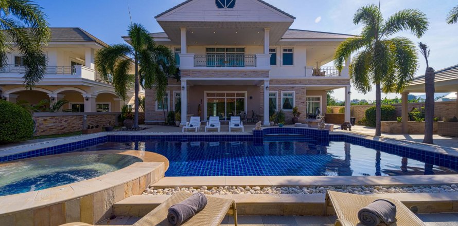 Villa in Hua Hin, Thailand 6 bedrooms № 168800