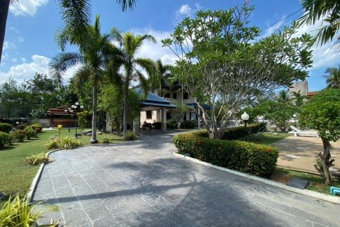 Villa in Hua Hin, Thailand 4 bedrooms № 168801 - photo 28
