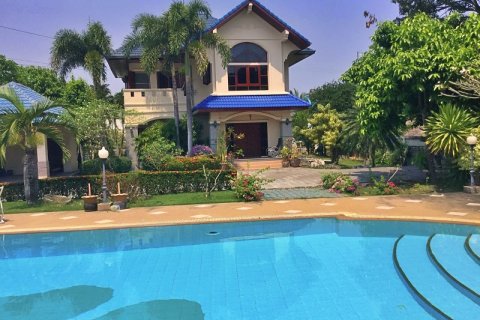 Villa in Hua Hin, Thailand 4 bedrooms № 168801 - photo 3