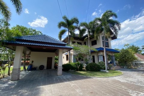 Villa in Hua Hin, Thailand 4 bedrooms № 168801 - photo 4