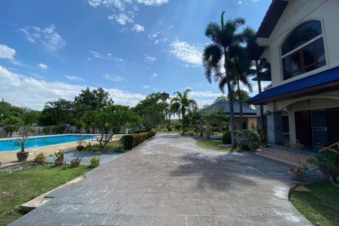 Villa in Hua Hin, Thailand 4 bedrooms № 168801 - photo 30