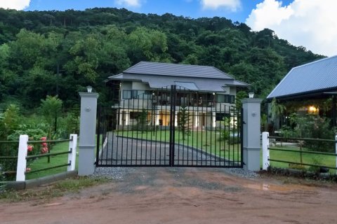 House in Pak Chong, Thailand 4 bedrooms № 171827 - photo 6