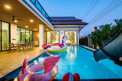 Villa in Cha-am, Thailand 3 bedrooms № 149113 - photo 1