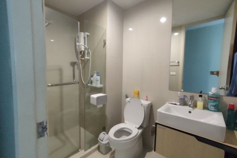 Condo in Bangkok Yai, Thailand, 2 bedrooms  № 149112 - photo 13