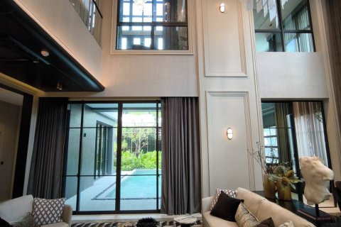 House in Suan Luang, Bangkok, Thailand 6 bedrooms № 114576 - photo 3