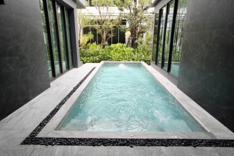 House in Suan Luang, Bangkok, Thailand 6 bedrooms № 114576 - photo 2