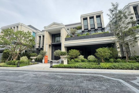 Дом в Суан Луанге, Бангкок, Таиланд с 6 спальнями  № 114577 - фото 1