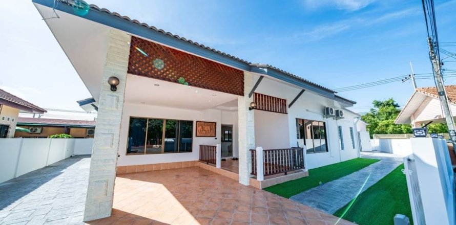 Villa in Bang Lamung, Thailand 5 bedrooms № 146830