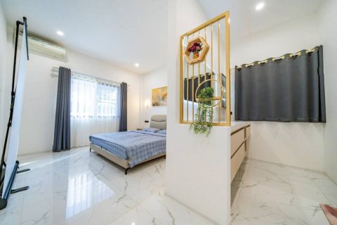 Villa in Bang Lamung, Thailand 5 bedrooms № 146830 - photo 9