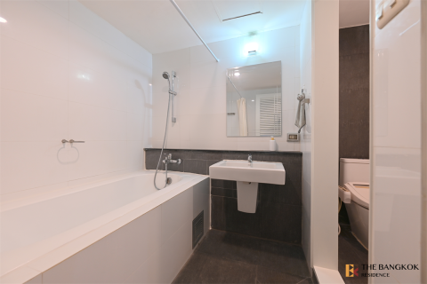 Condo in Bangkok, Thailand, 2 bedrooms № 197378 - photo 5