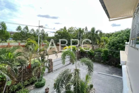 House in Pattaya, Thailand 6 bedrooms № 210546 - photo 11