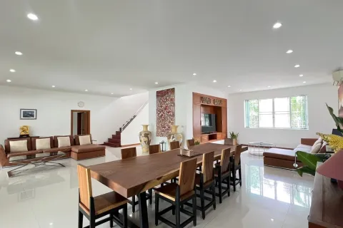 House in Pattaya, Thailand 6 bedrooms № 210546 - photo 30