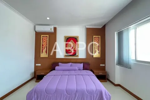 House in Pattaya, Thailand 6 bedrooms № 210546 - photo 12