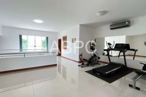 Casa de 6 dormitorios en Pattaya, Tailandia № 210547 - foto 16