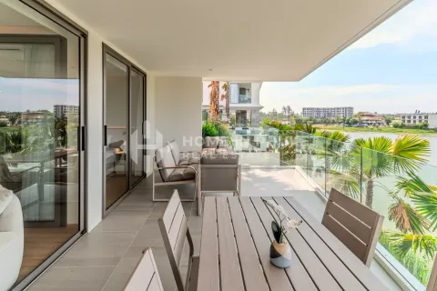 Condo in Phuket, Thailand, 2 bedrooms  № 209619
