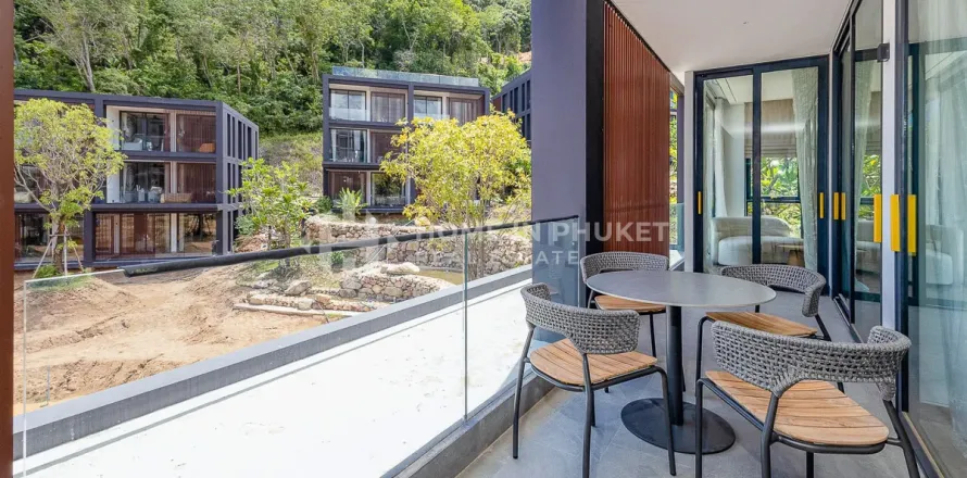 Condo in Kamala, Thailand, 2 bedrooms  № 209617