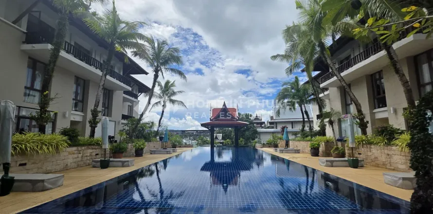 Condo in Phuket, Thailand, 3 bedrooms  № 209620