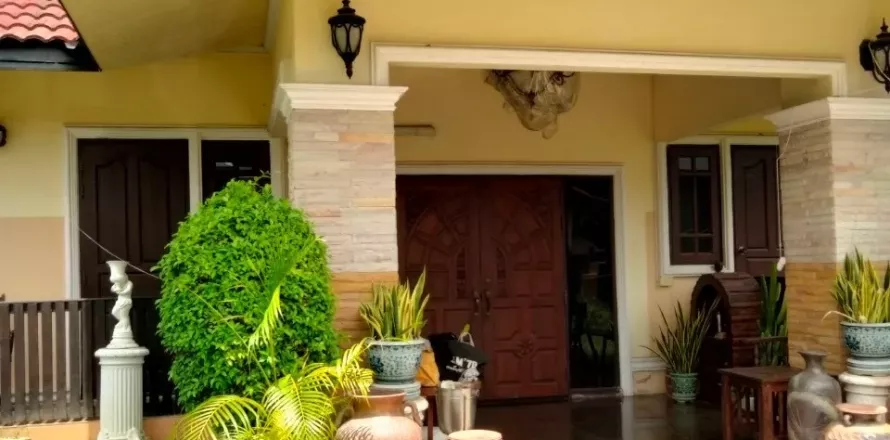 Maison à Chiang Mai, Thaïlande 4 chambres № 138128