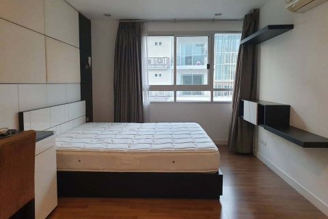 Studio dans le Condo à Watthana, Bangkok, Thaïlande  № 173617 - photo 5