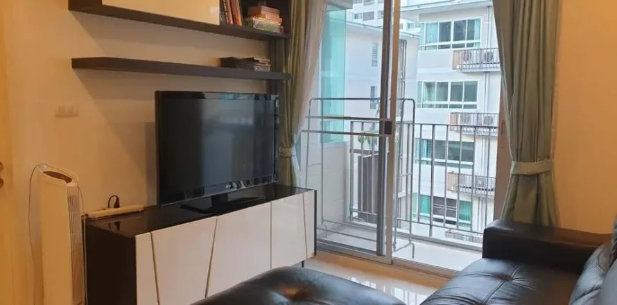 Studio dans le Condo à Watthana, Bangkok, Thaïlande  № 173617