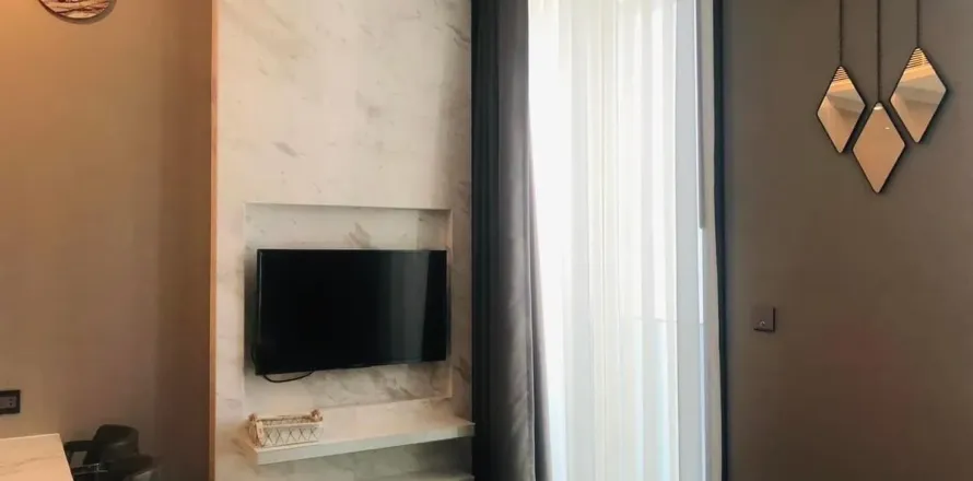 Studio dans le Condo à Huai Khwang, Bangkok, Thaïlande  № 173619