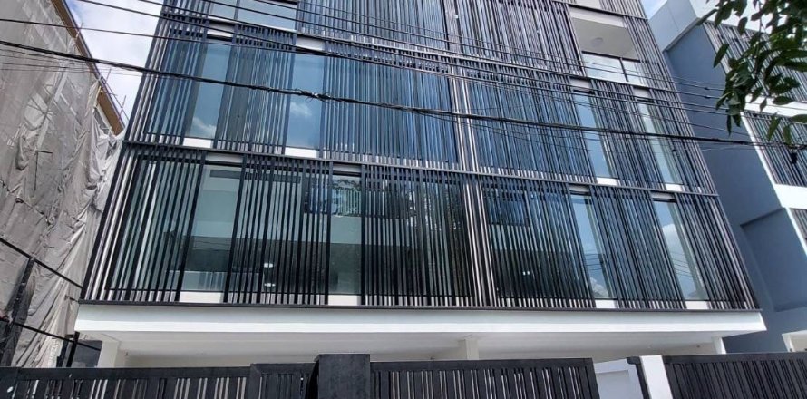 House in Watthana, Bangkok, Thailand 4 bedrooms № 173618