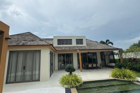 Villa in Phuket, Thailand 4 bedrooms № 135501 - photo 9