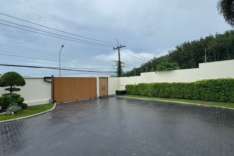 Villa in Phuket, Thailand 4 bedrooms № 135501 - photo 14
