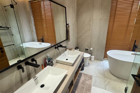 Villa in Phuket, Thailand 4 bedrooms № 135501 - photo 26