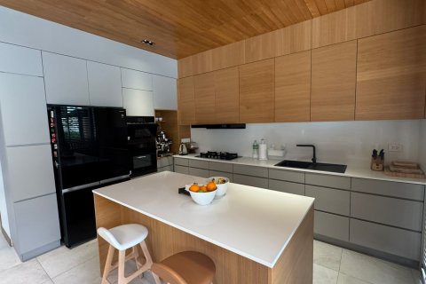 Villa in Phuket, Thailand 4 bedrooms № 135501 - photo 18