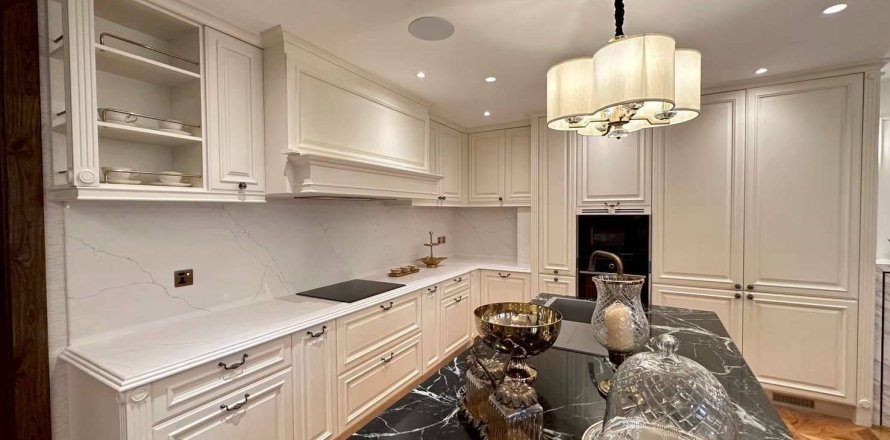 House in Watthana, Bangkok, Thailand 4 bedrooms № 161921