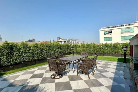 House in Watthana, Bangkok, Thailand 4 bedrooms № 161921 - photo 2