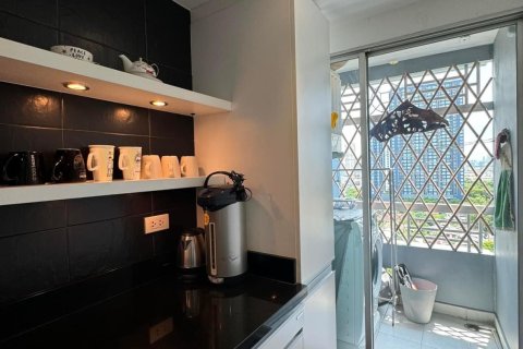 Condo à Suan Luang, Bangkok, Thaïlande, 2 chambres № 161926 - photo 4