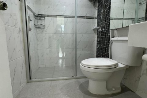 Condo à Suan Luang, Bangkok, Thaïlande, 2 chambres № 161926 - photo 7