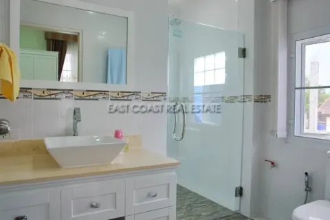 Casa de 4 dormitorios en Jomtien Beach, Pattaya, Tailandia № 212227 - foto 9