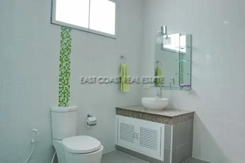 Casa de 4 dormitorios en Jomtien Beach, Pattaya, Tailandia № 212227 - foto 19
