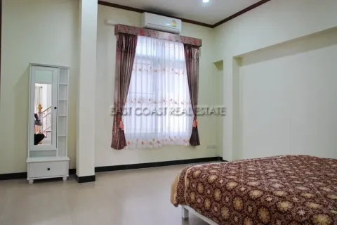 Casa de 4 dormitorios en Jomtien Beach, Pattaya, Tailandia № 212227 - foto 26