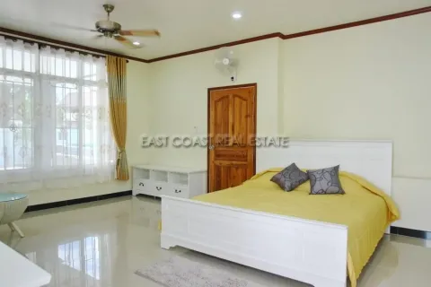 Casa de 4 dormitorios en Jomtien Beach, Pattaya, Tailandia № 212227 - foto 22