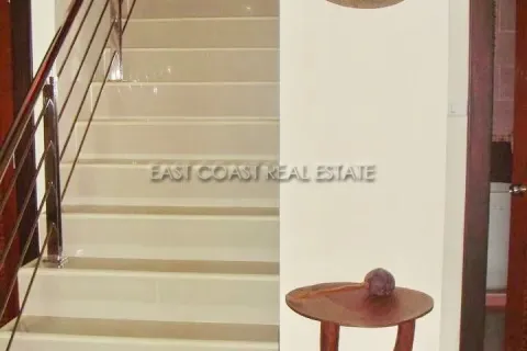 Casa de 3 dormitorios en Pattaya, Tailandia № 212231 - foto 7