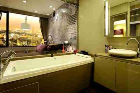 Condo in Thonburi, Bangkok, Thailand, 2 bedrooms  № 183069 - photo 8