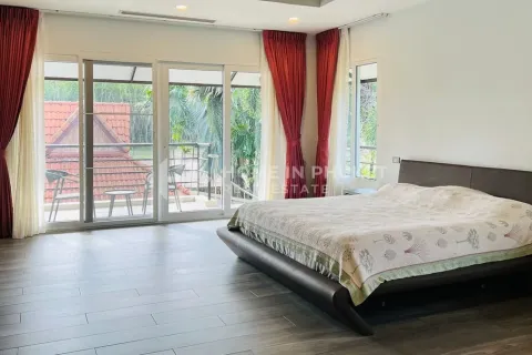 House in Phuket, Thailand 5 bedrooms № 158807 - photo 19