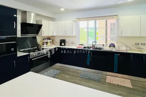 House in Phuket, Thailand 5 bedrooms № 158807 - photo 11